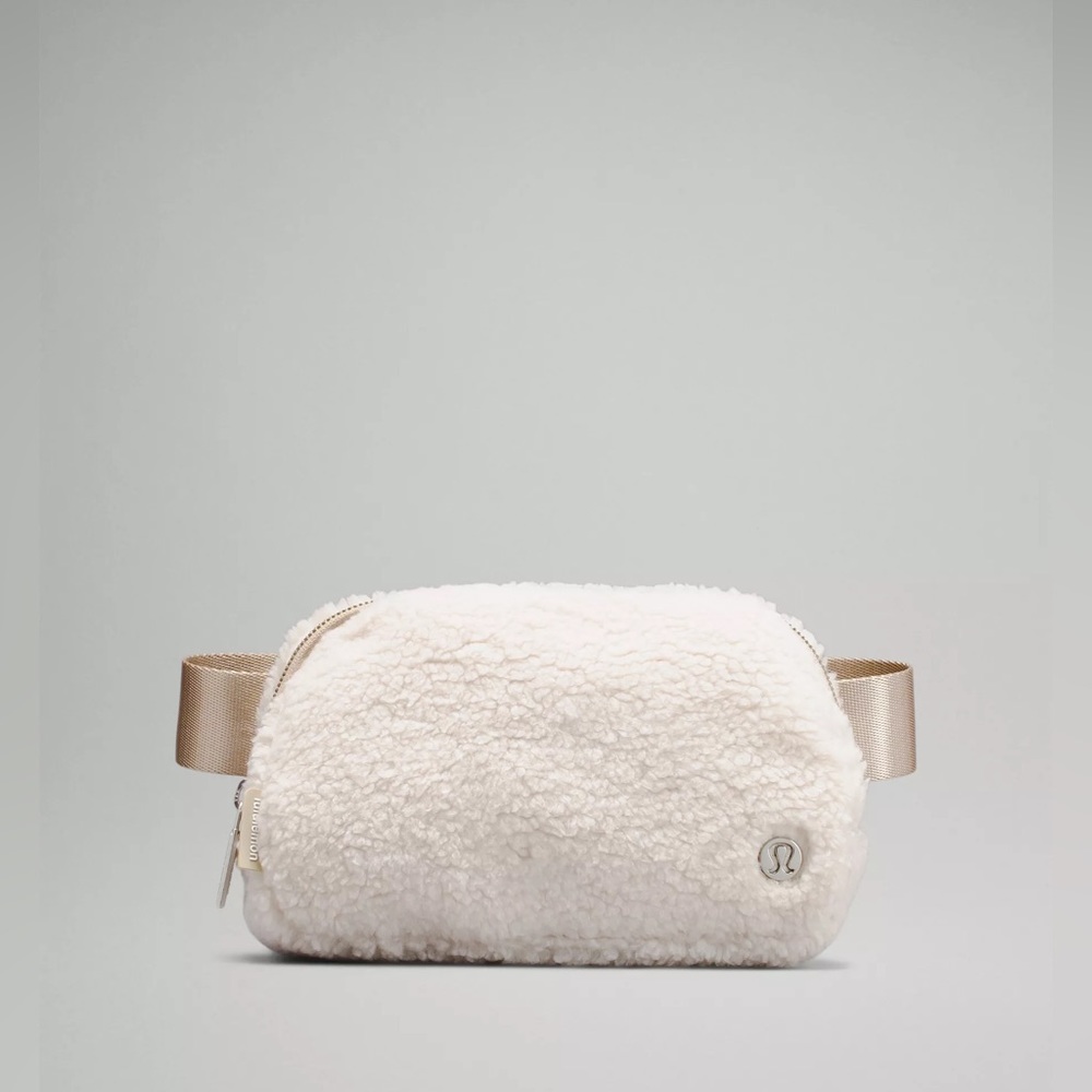 NWT Lululemon fleece belt bag. Color Trench.